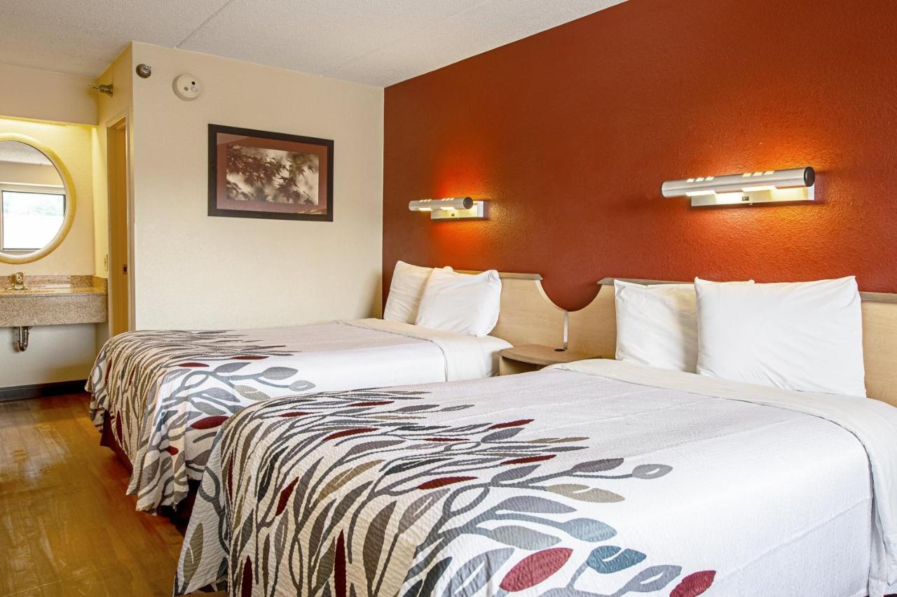 Red Roof Inn Fairmont Buitenkant foto