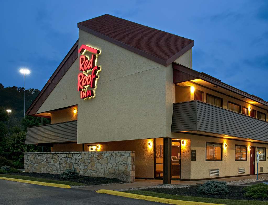 Red Roof Inn Fairmont Buitenkant foto